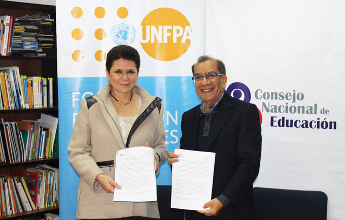 Elena Zúñiga, Representante del UNFPA Perú y Hugo Díaz, Presidente del CNE