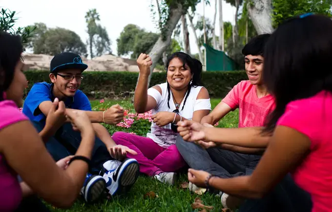 Gobiernos de América Latina y El Caribe buscan acelerar medidas para promover la salud de los y las adolescentes