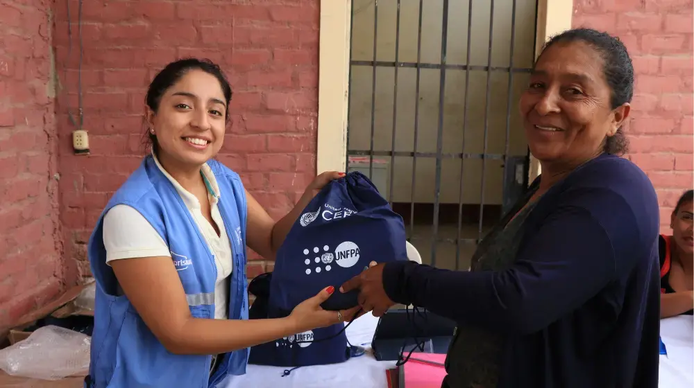 Chapica Carmelo: 199 kits de dignidad para adolescentes y mujeres afectadas por crisis climática